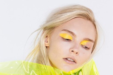 Лето в жёлтом: с чем носить главный цвет года Pantone