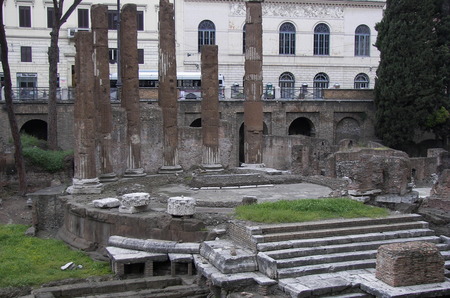 Дом Bulgari отреставрирует площадь в Риме