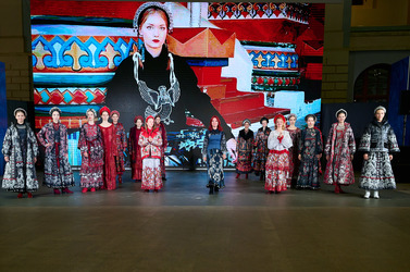 «Вечорка» в Гостином дворе: «Душегрея» показала капсулу «Масленица» на «Уникальной России»