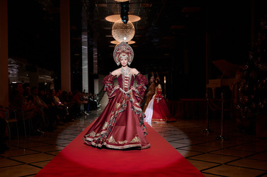 Искусственный интеллект и история мировой моды:   модельное агентство TOP SECRET представило Fashion шоу “Модный экспресс”