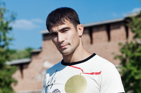 Многократный чемпион России, Европы и мира по самбо Раис Рахматуллин в одежде КО Самбо