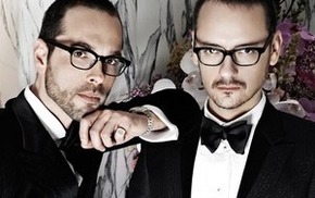 Дизайнерский дуэт Viktor & Rolf в знаменитых очках