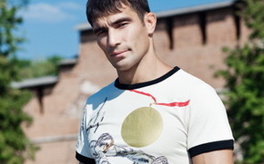 Многократный чемпион России, Европы и мира по самбо Раис Рахматуллин в одежде КО Самбо