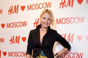 Юлия Бордовских в платье Matthew Williamson для H&M
