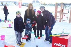 Егор Дружинин с семьей на Детской игровой площадке Reima 