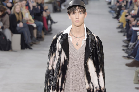 Неделя мужской моды в Париже: Louis Vuitton. Осень, 2017