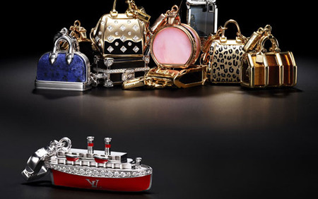 Модно - в миниатюре: Louis Vuitton представил коллекцию подвесок