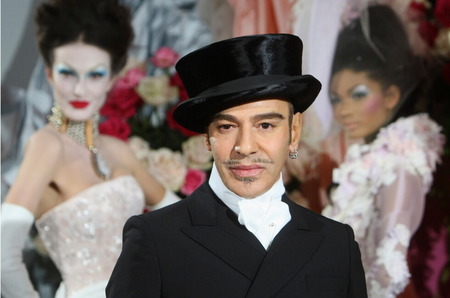 Met Gala 2027 посвятят Джону Гальяно