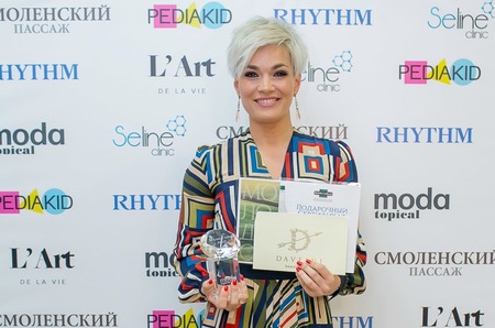 Журнал MODA topical  отметил самых ярких звездных мам на премии «Мама года-2017»