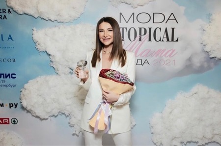 Журнал MODA topical наградил самых ярких звездных мам 2020-2021 года!
