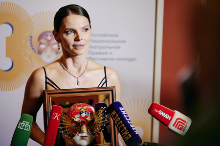 Елизавета Боярская в украшения MIUZ Diamonds произвела фурор на церемонии вручения театральной премии «Золотая маска»